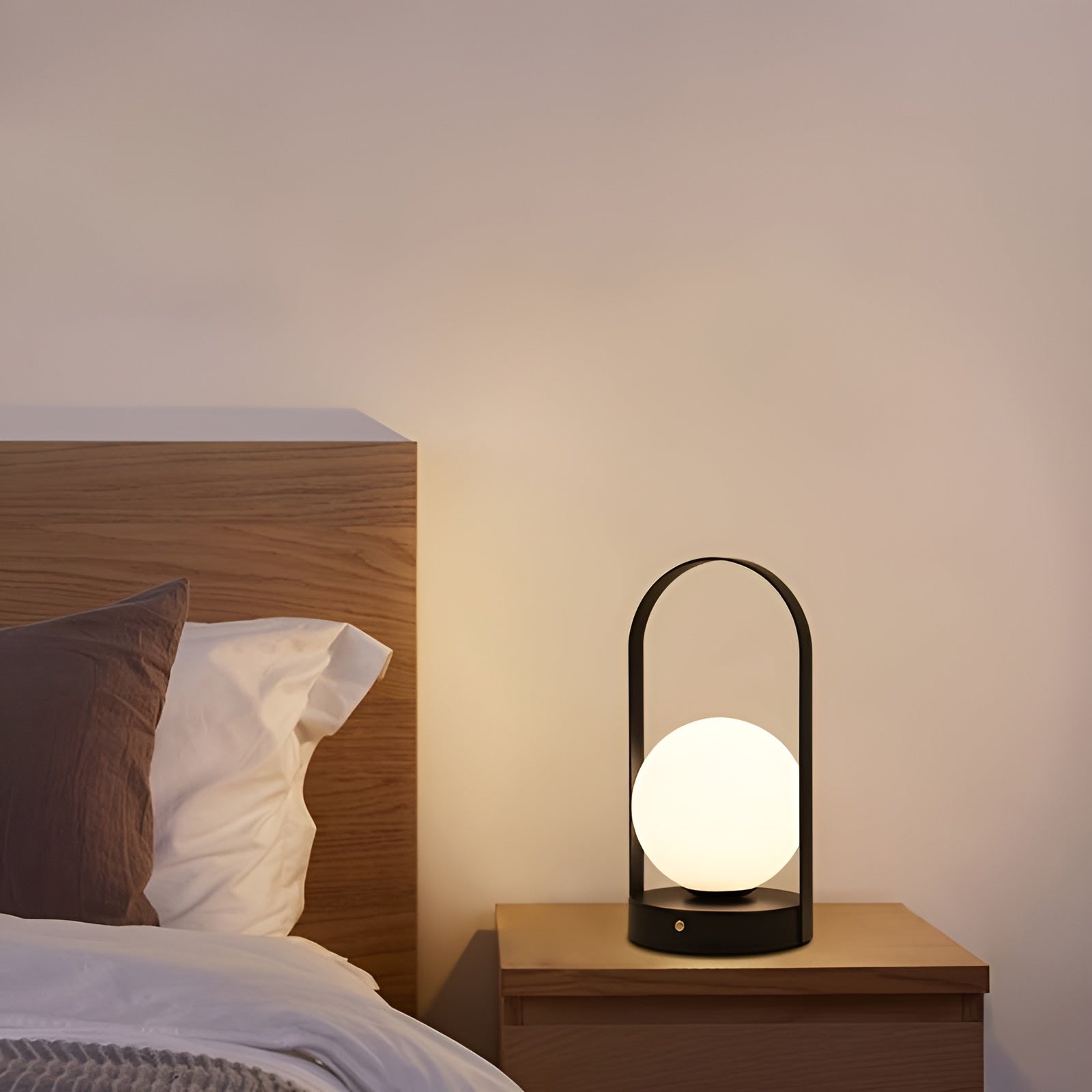BeamBall™ Cordless Table Lamp – Stylish Battery Operated Lighting for Any Space 4
