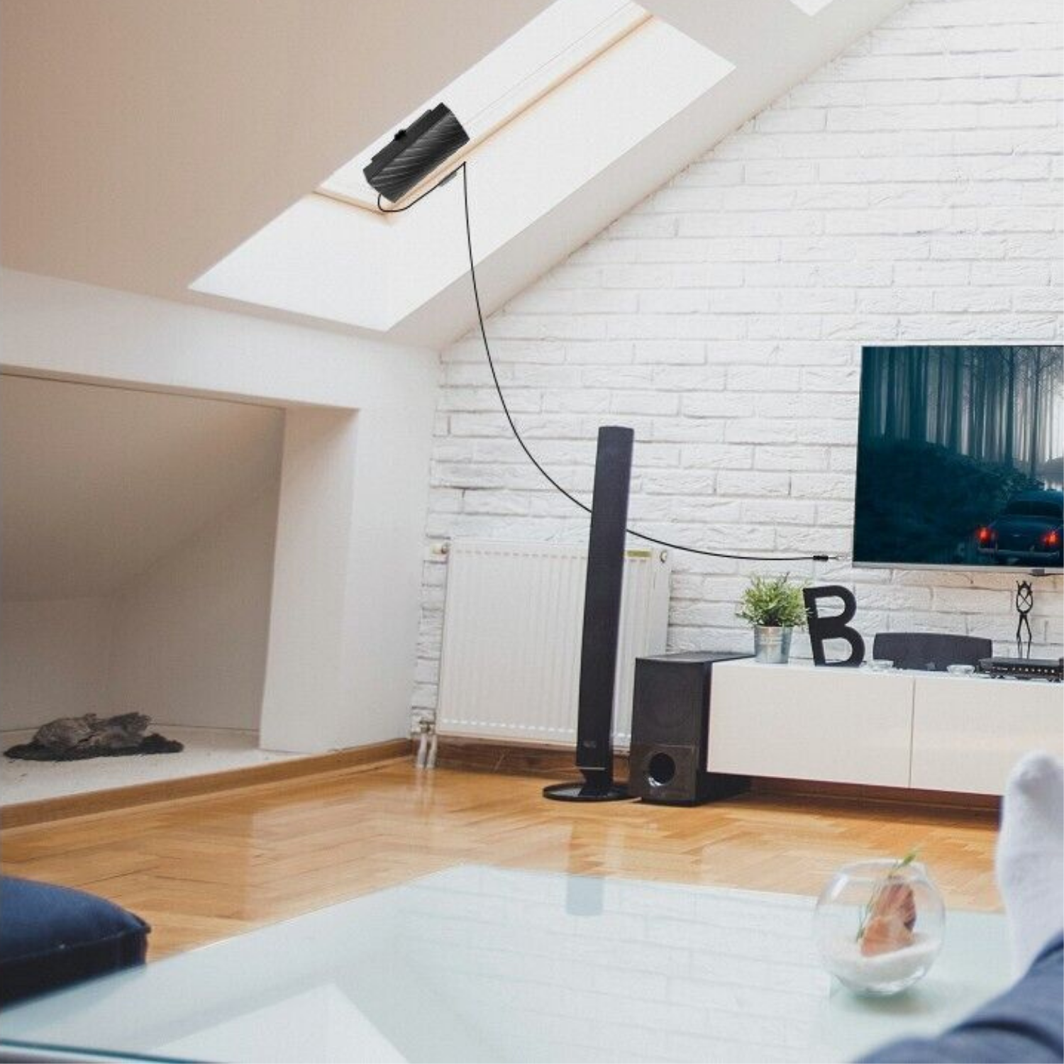 ClearView™ 4K Indoor TV Antenna - Best HD Signal Up to 600 Miles 1