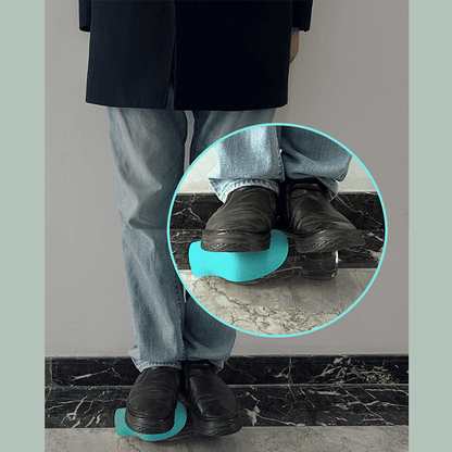 PawHydrate™ Travel Water Bottle for Dogs with Foldable Bowl - 27.05oz Capacity