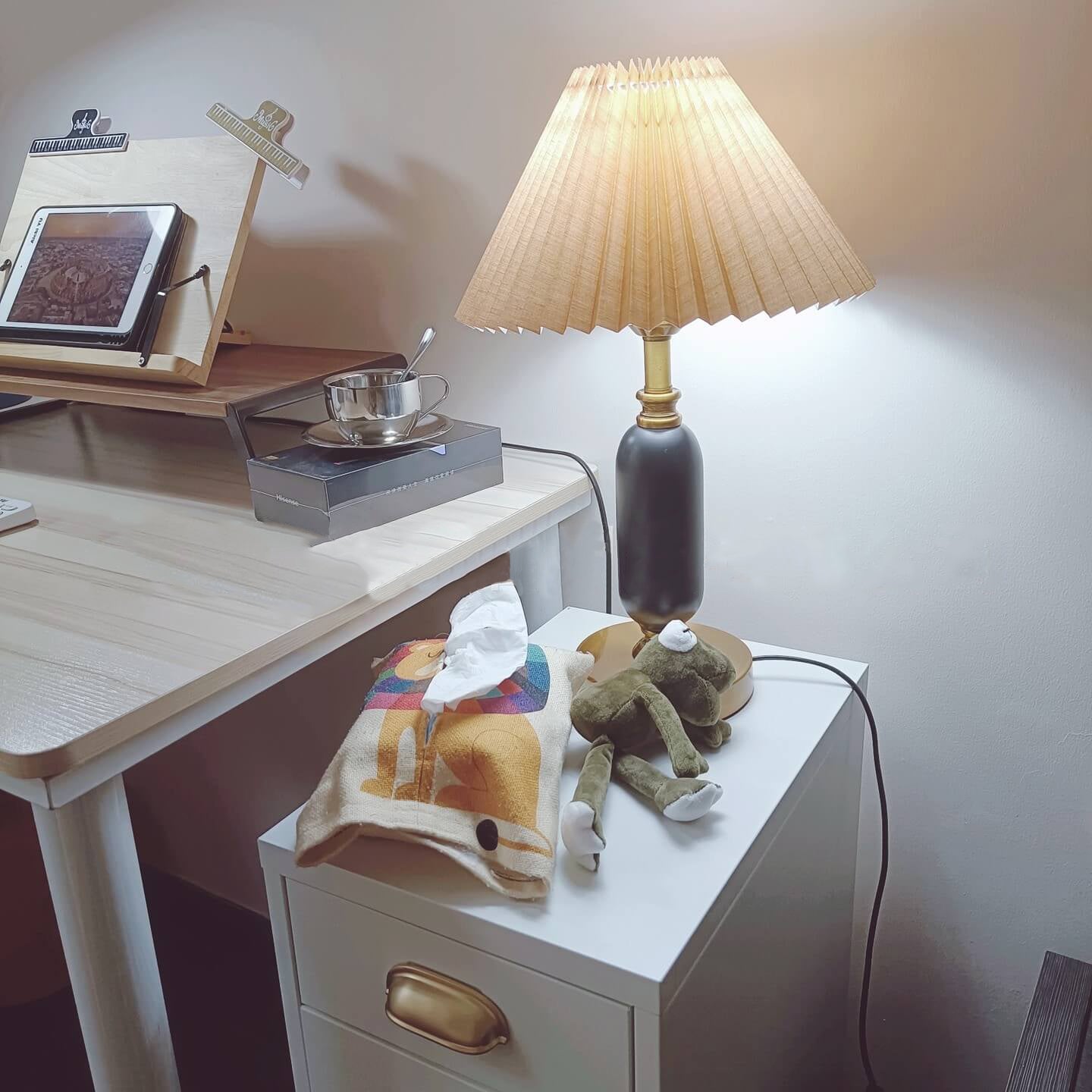 Retro Pleated Table Lamp™ - Stylish Desk Lamp for Bedroom and Living Room 6