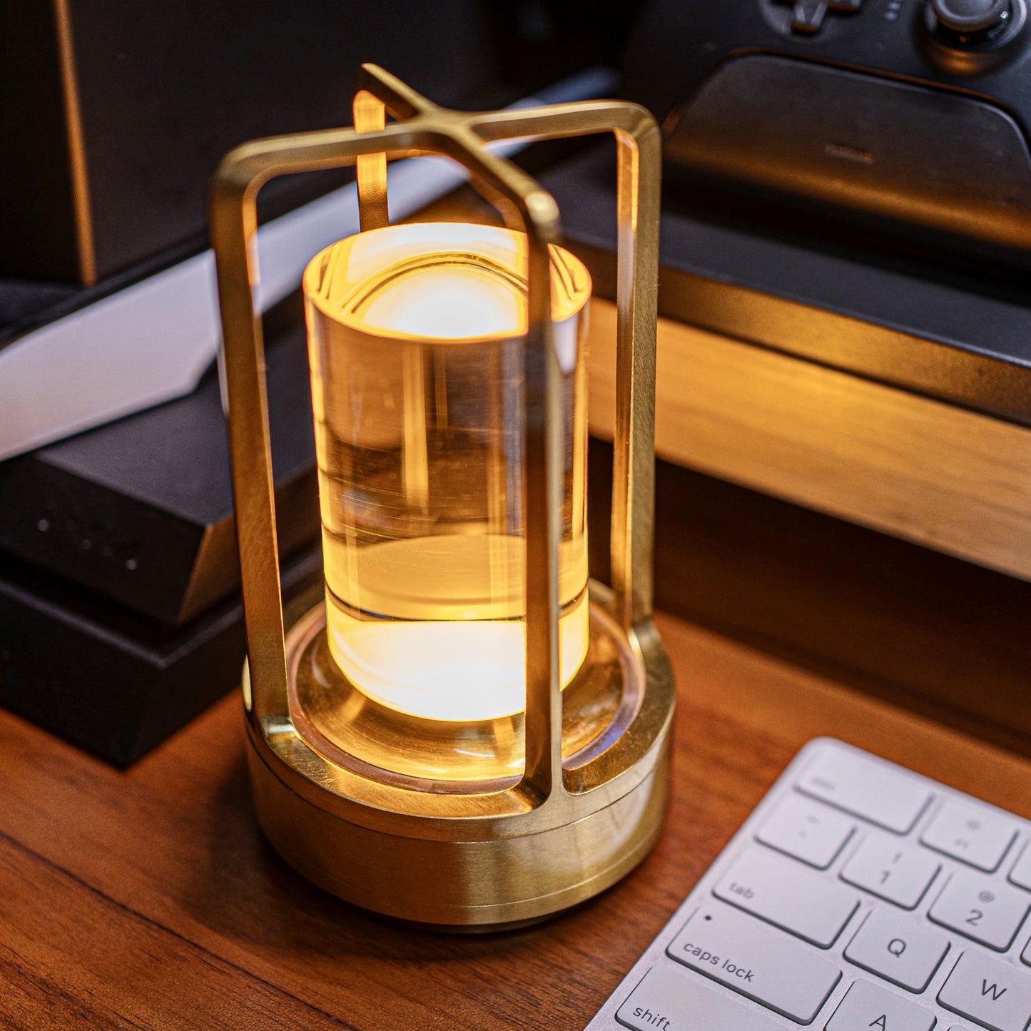 Stylish Portable Metal Table Lamp™ - Cordless Design for Living Room & Outdoor Use 5