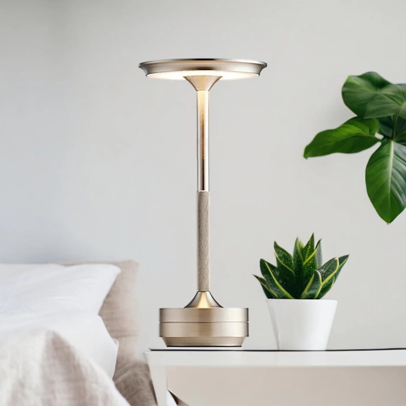AuraGlow™ Cordless Table Lamp - Modern Battery Operated Lighting for Bedrooms & Desks