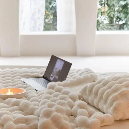 CozyNest™ Multi-Season Blanket for Year-Round Comfort and Warmth 7