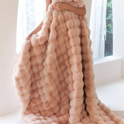 CozyNest™ Multi-Season Blanket for Year-Round Comfort and Warmth 3