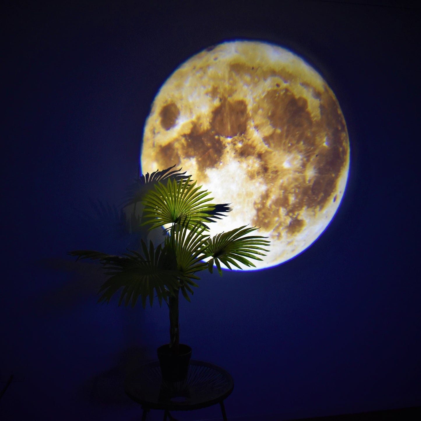 MANIKO™ Moon Projection Lamp